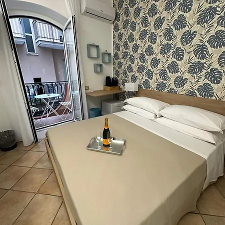 Le Perle Di Naxos Pensionat *
